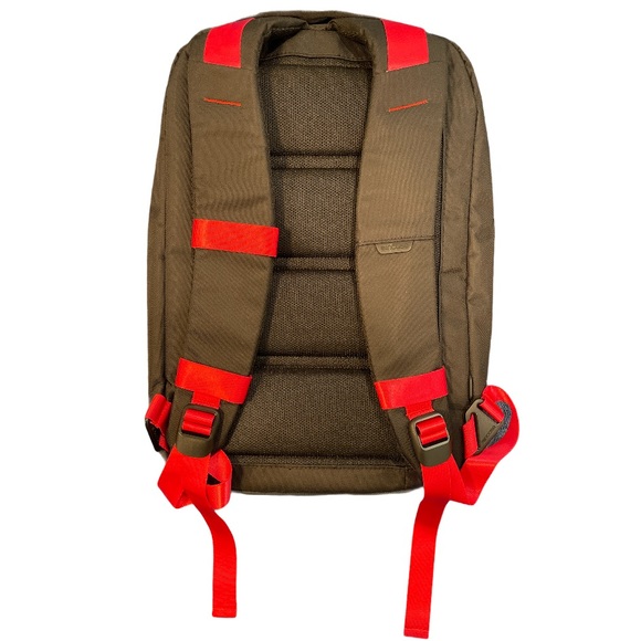INCASE City CompactBackpack 15 Mac Red Blue Camo - Picture 2 of 11